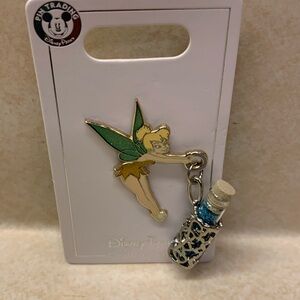 DISNEY TINKERBELL collectors pin ! Complete with blue fairy dust!!